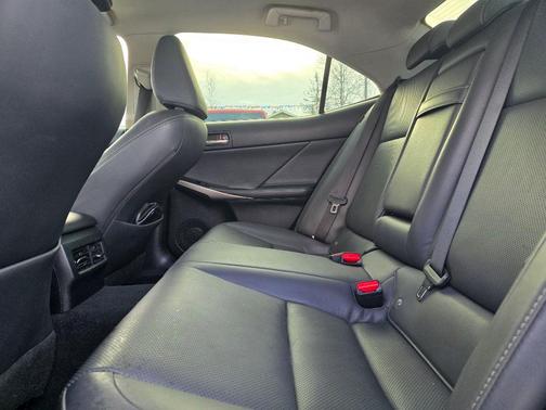 2018 Lexus IS 300 Base