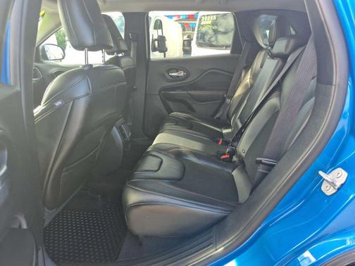 Blue 2019 Jeep Cherokee Trailhawk