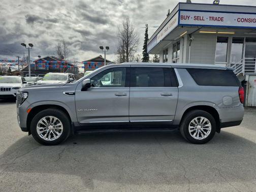 2023 GMC Yukon XL SLT