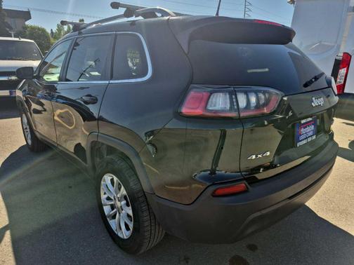 Black 2019 Jeep Cherokee Latitude
