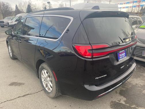 2022 Chrysler Pacifica Touring-L