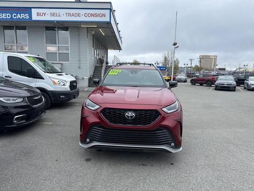 Red 2022 Toyota Highlander XSE