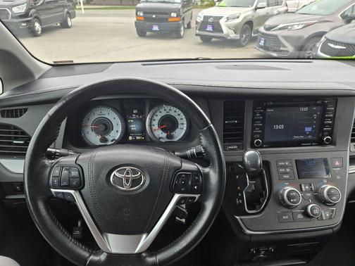 2018 Toyota Sienna SE
