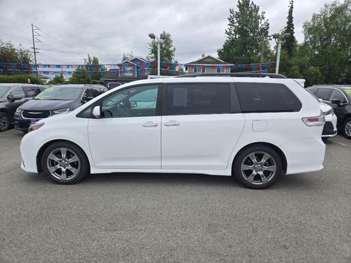 2018 Toyota Sienna SE