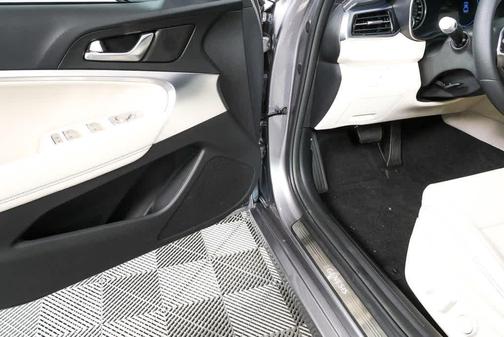 2026 Genesis G70 2.5T Standard