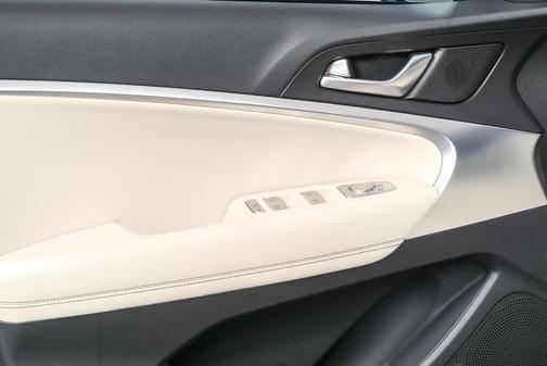 2026 Genesis G70 2.5T Standard