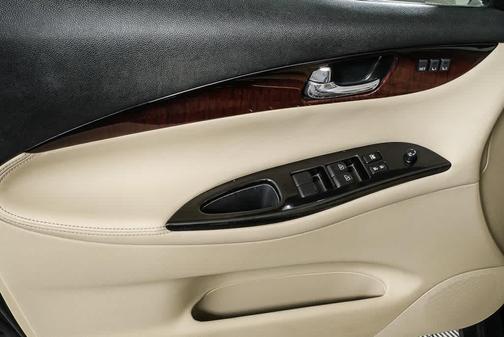 2016 INFINITI QX50 Base