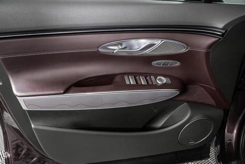 Barossa 2022 Genesis GV70 2.5T