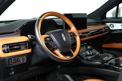 2022 Lincoln Nautilus Black Label