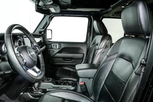 2020 Jeep Wrangler Unlimited Sahara Altitude