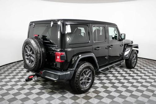 2020 Jeep Wrangler Unlimited Sahara Altitude