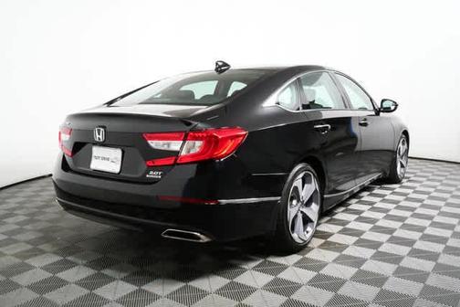 Crystal Black Pearl 2018 Honda Accord Touring 2.0T