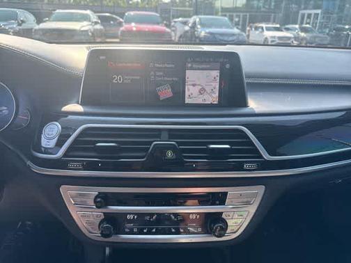 2019 BMW 740 i