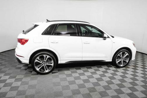 Ibis White 2022 Audi Q3 45 S line Premium Plus