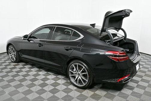 2026 Genesis G70 2.5T Standard
