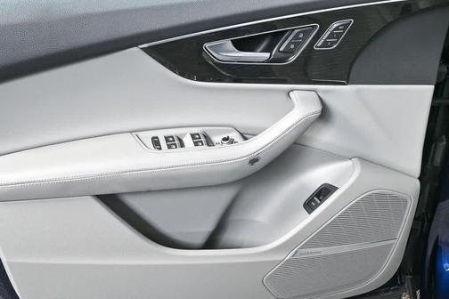 2021 Audi Q7 55 Premium Plus