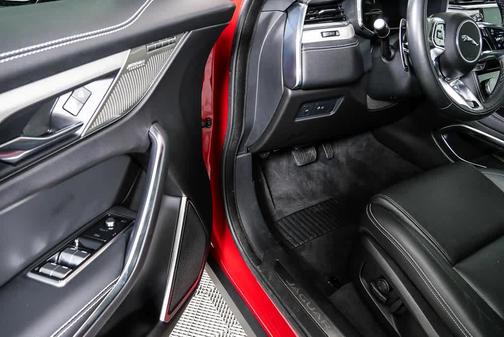 2024 Jaguar F-PACE P250 R-Dynamic S