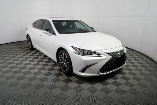 Eminent White Pearl 2023 Lexus ES 300h