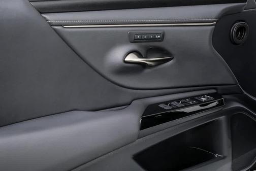 Eminent White Pearl 2023 Lexus ES 300h