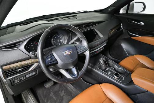 Crystal White Tri-Coat 2019 Cadillac XT4 Premium Luxury