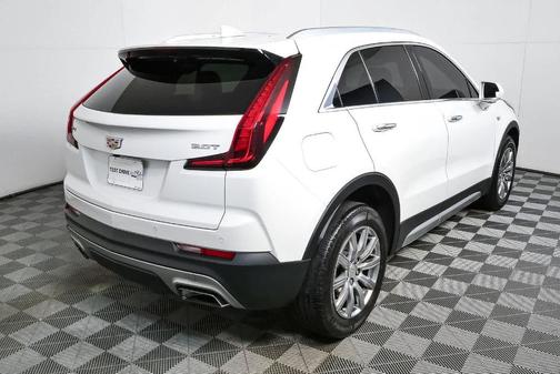 Crystal White Tri-Coat 2019 Cadillac XT4 Premium Luxury