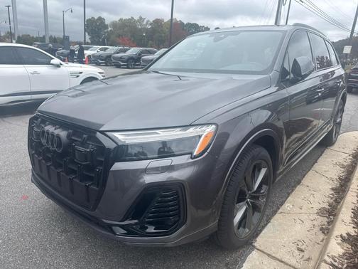 2025 Audi Q7 55 Premium Plus
