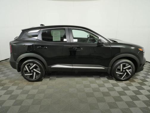 Super Black 2025 Nissan Kicks SV