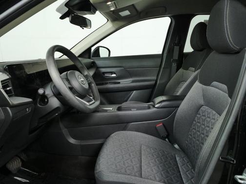 Super Black 2025 Nissan Kicks SV