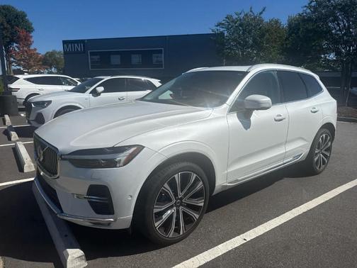 2023 Volvo XC60 B5 Ultimate Bright Theme