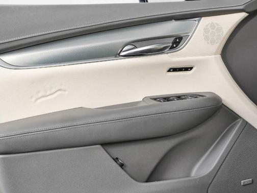 Dark Adriatic Blue Metallic 2017 Cadillac XT5 Luxury