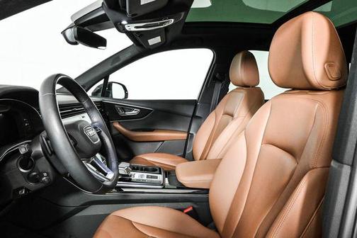 2021 Audi Q7 55 Premium Plus