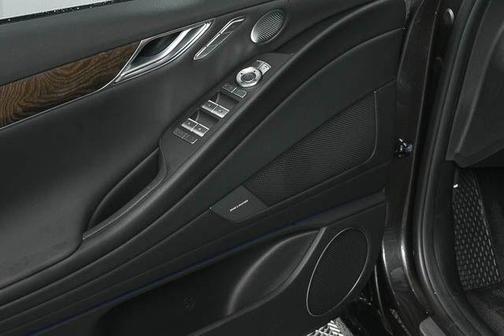 2025 Genesis G80 2.5T