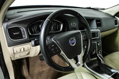 Crystal White Pearl 2015 Volvo S60 T5 Premier