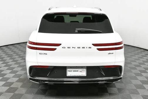 Uyuni White 2026 Genesis GV70 2.5T