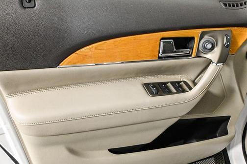 2012 Lincoln MKX Base