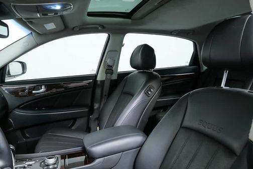 2012 Hyundai Equus Signature