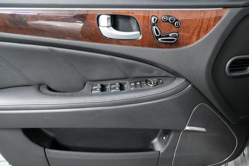 2012 Hyundai Equus Signature