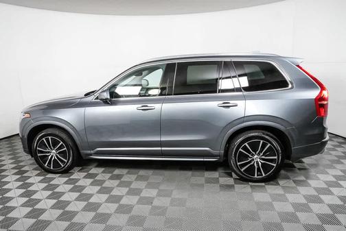 2020 Volvo XC90 T5 Momentum 7 Passenger