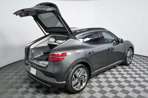 Makalu Gray 2026 Genesis GV60 Advanced 20"