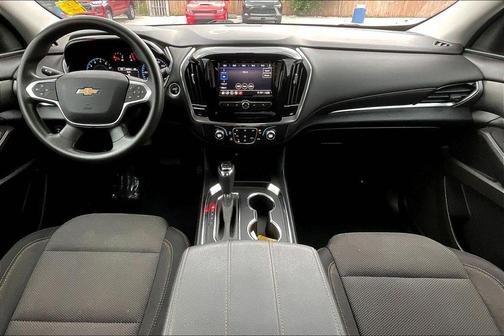Silver Ice Metallic 2020 Chevrolet Traverse LS