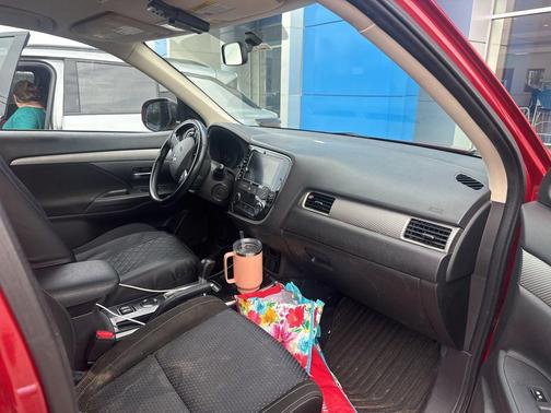 Rally Red Metallic 2018 Mitsubishi Outlander SE