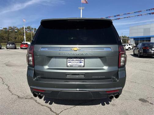 2023 Chevrolet Suburban Premier