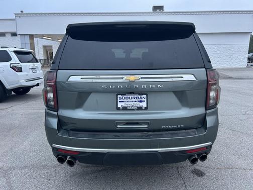 2023 Chevrolet Suburban Premier