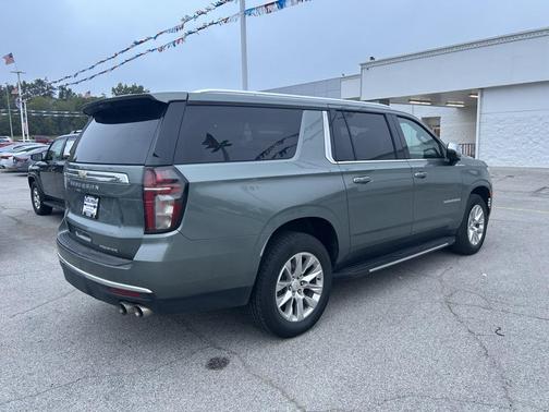 2023 Chevrolet Suburban Premier