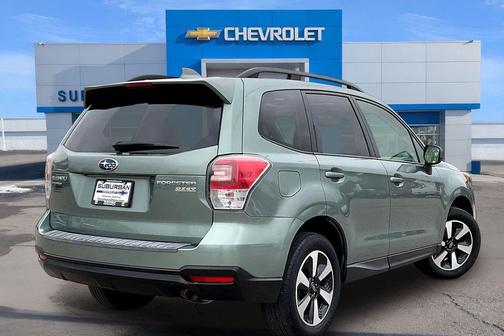 Jasmine Green Metallic 2017 Subaru Forester 2.5i Premium
