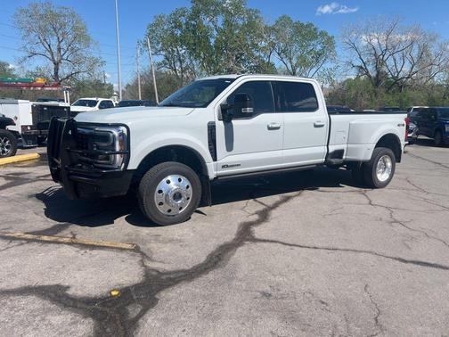 Avalanche 2025 Ford F-450 Platinum