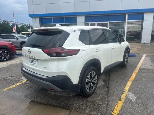 Pearl White Tricoat 2023 Nissan Rogue SV