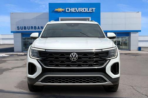 Pure White 2024 Volkswagen Atlas Cross Sport 2.0T SE w/Technology 4MOTION