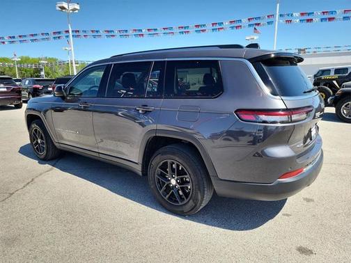 2023 Jeep Grand Cherokee L Laredo