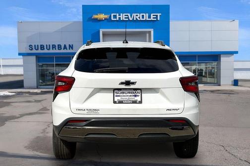 Summit White 2026 Chevrolet Trax FWD ACTIV